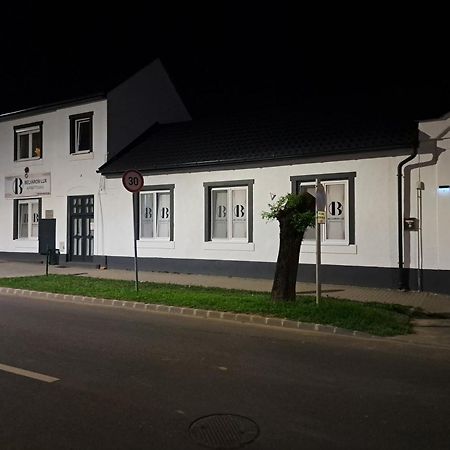 Belvarosi Lux Apartman Vasarosnameny Exterior photo