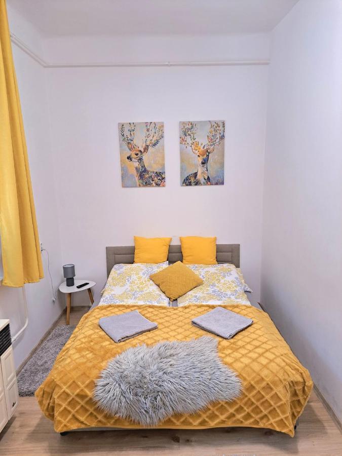 Belvarosi Lux Apartman Vasarosnameny Exterior photo